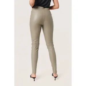 Mallas para mujer Soaked in Luxury Kaylee PU image-4