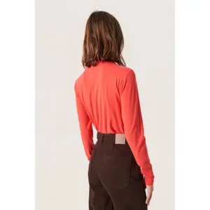 Camisola de manga comprida com gola alta para mulher Soaked in Luxury Hanadi image-4