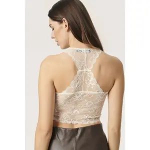 Sports bra Soaked in Luxury Dolly image-4