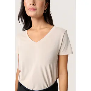 T-shirt com decote em V para mulher Soaked in Luxury Columbine image-5