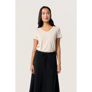 T-shirt com decote em V para mulher Soaked in Luxury Columbine image-1
