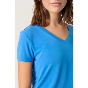 T-Shirt Soaked in Luxury Columbine image-5