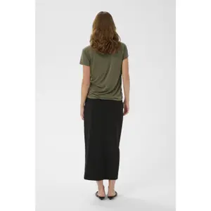 Damska koszulka z dekoltem w szpic Soaked in Luxury Columbine image-4