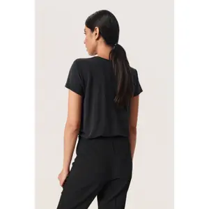 T-Shirt Soaked in Luxury Columbine image-2