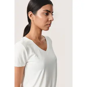 T-Shirt Soaked in Luxury Columbine image-3