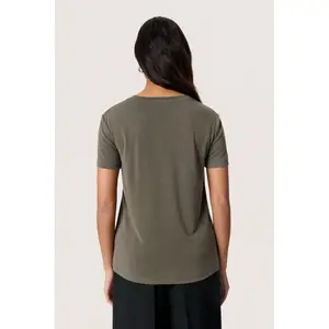 T-shirt  feminino Soaked in Luxury Columbine image-4
