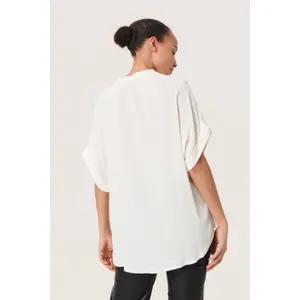 Woman's shirt Soaked in Luxury Helia image-4