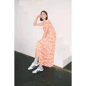 Vestuário feminino Soaked in Luxury Arjana Boho Campaign image-6