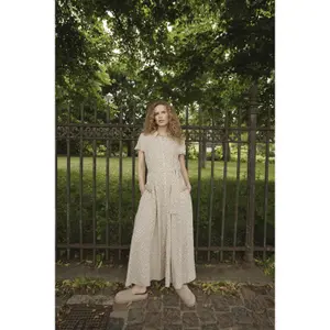 Vestuário feminino Soaked in Luxury Arjana Boho Campaign image-2