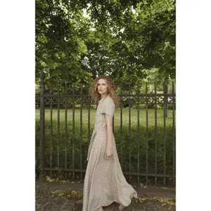 Vestuário feminino Soaked in Luxury Arjana Boho Campaign image-5