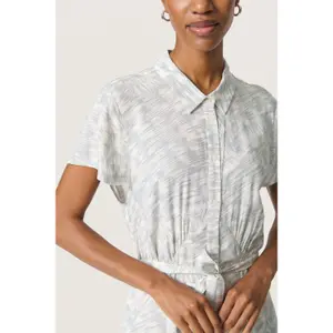 Vestuário feminino Soaked in Luxury Arjana Boho Campaign image-5