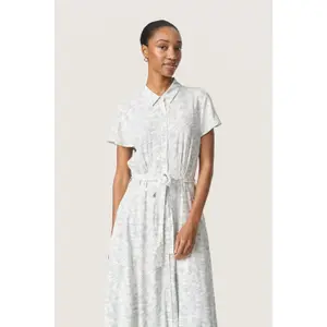 Vestuário feminino Soaked in Luxury Arjana Boho Campaign image-4