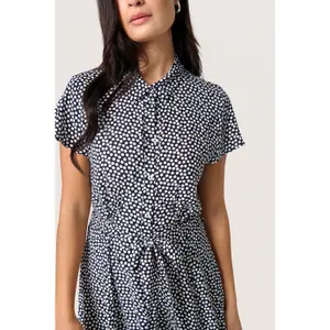 Vestuário feminino Soaked in Luxury Arjana Boho Campaign image-5