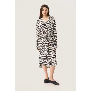 Women's long-sleeved t-shirt dress Soaked in Luxury Zaya image-1