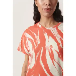 Women's t-shirt dress Soaked in Luxury Eva image-4