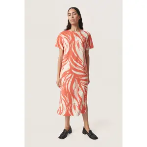 Women's t-shirt dress Soaked in Luxury Eva image-1