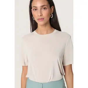 T-shirt de mulher Soaked in Luxury Columbine Loose fit image-5