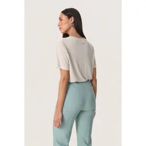 T-shirt de mulher Soaked in Luxury Columbine Loose fit image-4