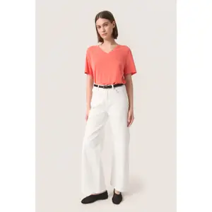 T-shirt com decote em V para mulher Soaked in Luxury Columbine Loose fit image-1