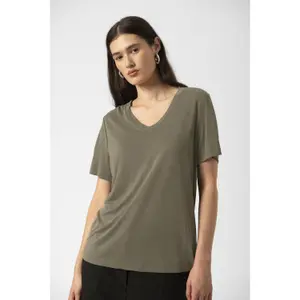 T-Shirt Soaked in Luxury Columbine image-3