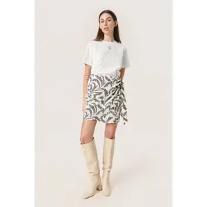 T-shirt de mulher Soaked in Luxury Isa image-2