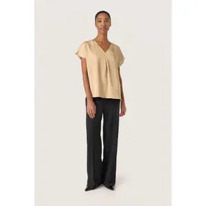 T-shirt de mulher Soaked in Luxury Ioana Marija image-2