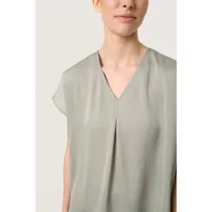 Camiseta de mujer Soaked in Luxury Ioana Marija image-6