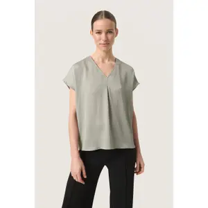 Camiseta de mujer Soaked in Luxury Ioana Marija image-2