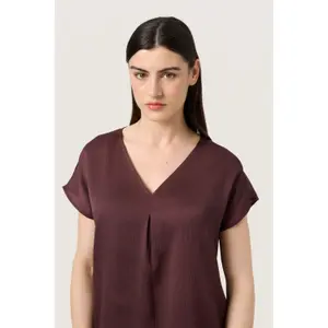 T-shirt de mulher Soaked in Luxury Ioana Marija image-5