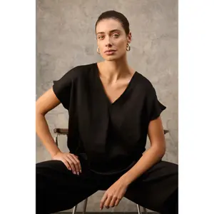 Camiseta de mujer Soaked in Luxury Ioana Marija image-6