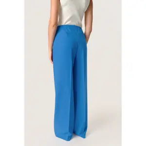 Women's suit Trousers Soaked in Luxury Corinne image-5