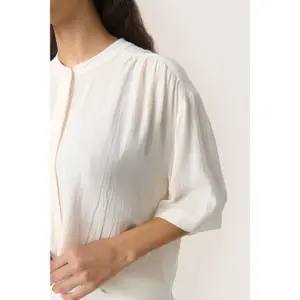 Woman's shirt Soaked in Luxury Layna image-5