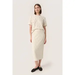 T-shirt de mulher Soaked in Luxury Tala image-2