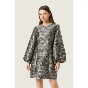 Women's dress Soaked in Luxury Elowen image-2