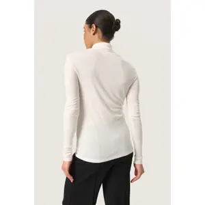 Jersey de manga larga con cuello alto para mujer Soaked in Luxury Fauna image-4
