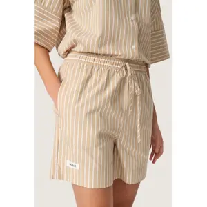 Shorts für Damen Soaked in Luxury Kaily image-3
