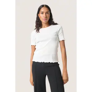 T-shirt campanha do Dia dos Namorados mulher Soaked in Luxury Venola image-2