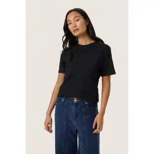 T-Shirt Soaked in Luxury Jina image-1