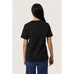 T-Shirt Soaked in Luxury Jina image-5