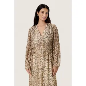 Women's dress Soaked in Luxury Anaya Midi image-2