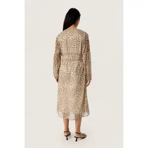 Women's dress Soaked in Luxury Anaya Midi image-4