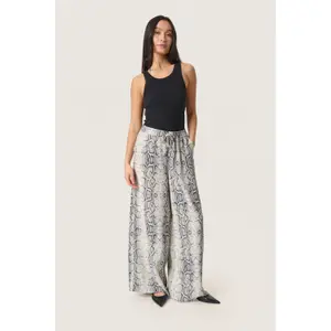 Women's printed Trousers Soaked in Luxury Shirley image-2