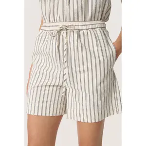 Women's shorts Soaked in Luxury Anviette image-1