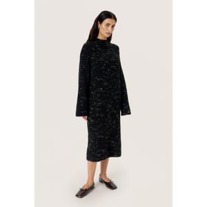 product/s/o/soaked-in-luxury_30408553-194008_3.jpg