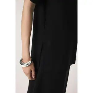 T-Shirt Soaked in Luxury Marigold image-4