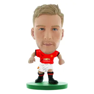 Soccerstarz Manchester United Luke Shaw image-0
