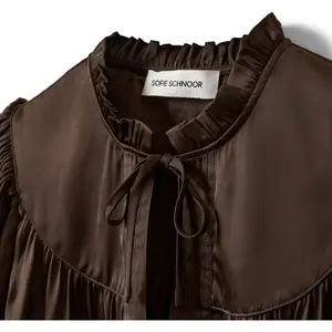 Woman's ruffled blouse Sofie Schnoor LALILA image-2