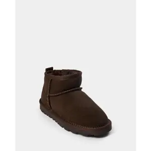 Winter boots girl Sofie Schnoor Kelliesy image-1