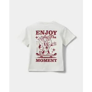 T-shirt with a strawberry girl design Sofie Schnoor Zenasy image-1