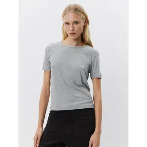 T-shirt de mulher Sofie Schnoor Nataliasw image-1